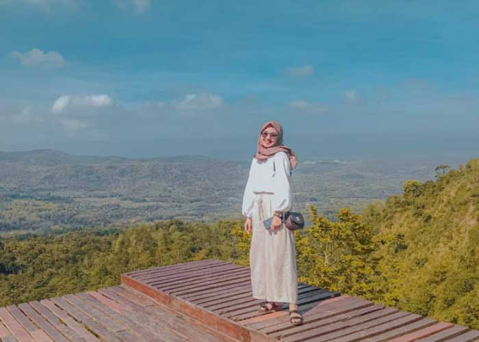 Wisata Alam Bukit Cendana di Rembang Jawa Tengah