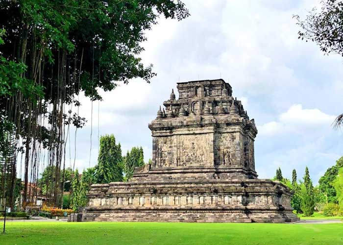 Candi Mendut -Sejarah & Arsitektur Peninggalan Bercorak Buddha
