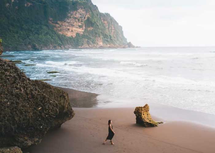 Pantai Parangendog : Lokasi, Spot Foto dan Harga Tiket Masuk